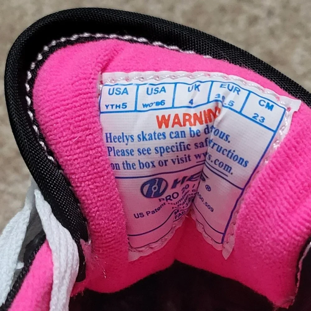 Pink and Black Womans/Girls Heelys Brand New Never Worn - Picture 7 of 7